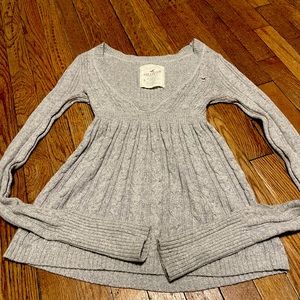 Hollister women’s Size S babydoll sweater